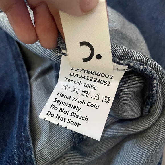 Commense Dark Blue Sleeveless button front top - Picture 12 of 12